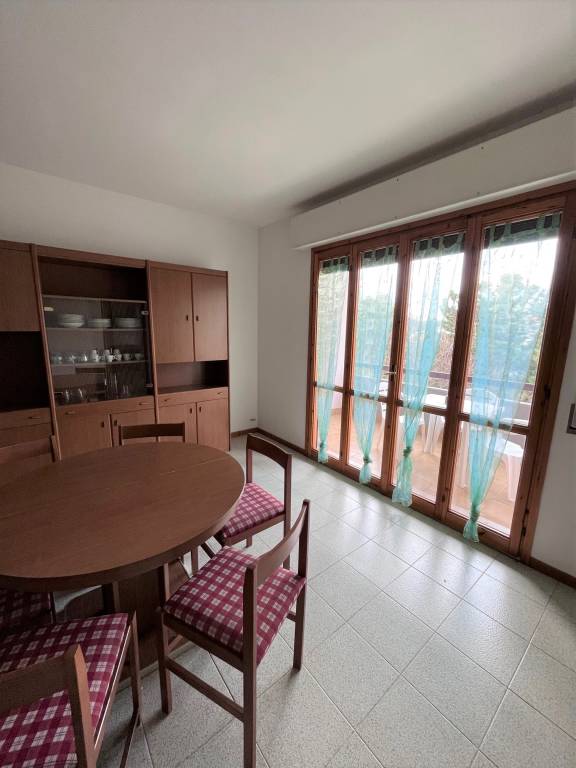 Rental apartment with patio — photo 2