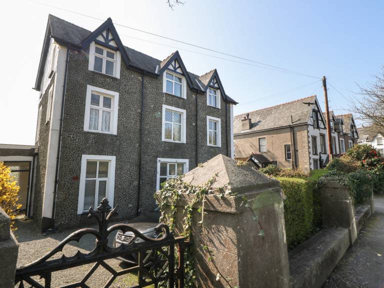 Cottage Criccieth