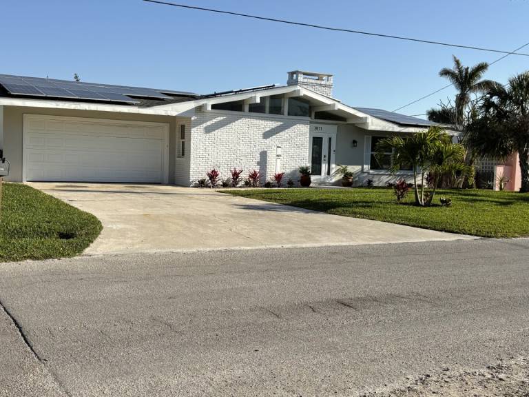 3 Bedroom 1 story home on canal with private pool just steps to Fort Myers beach — photo 3