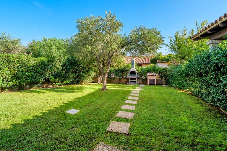 Villa with terrace, barbeque & garden | Next to the beach | Pets are welcome — photo 2