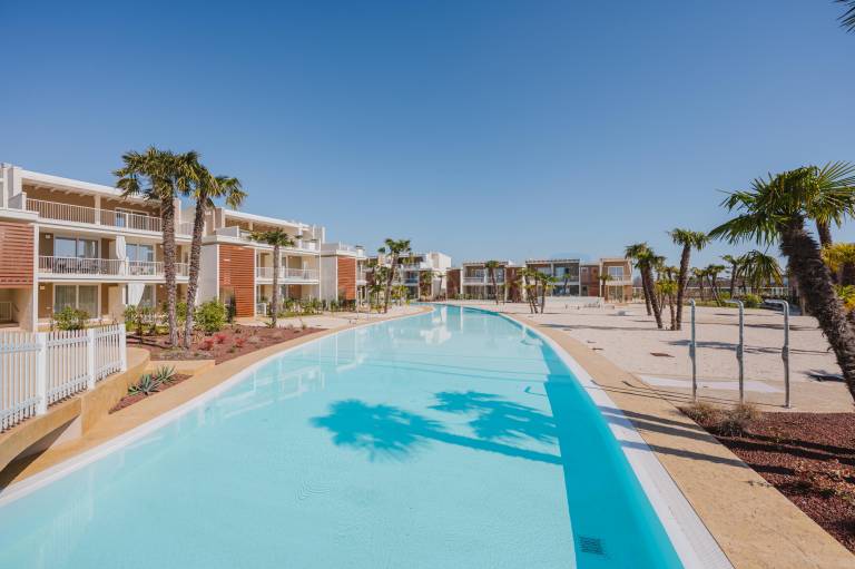 Apartment with pool & patio | Pool view — photo 3