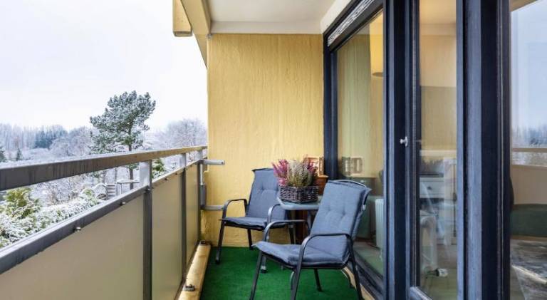 Apartment with pool — photo 4