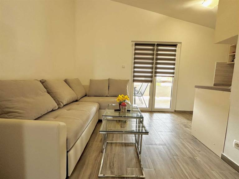 Family-friendly wonderful rental apartment with grill, yard & patio | Pets allowed — photo 4