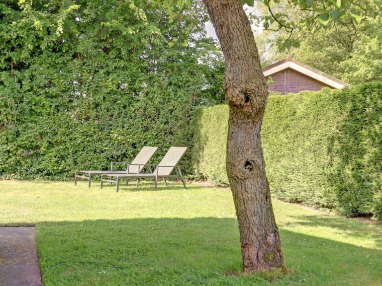 Villa with yard & patio | Beach nearby | Pets are welcome — photo 3