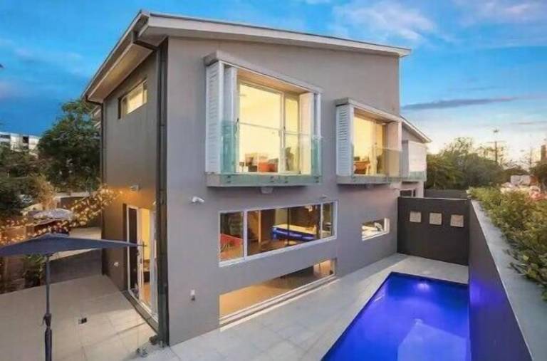 Villa Surfers Paradise