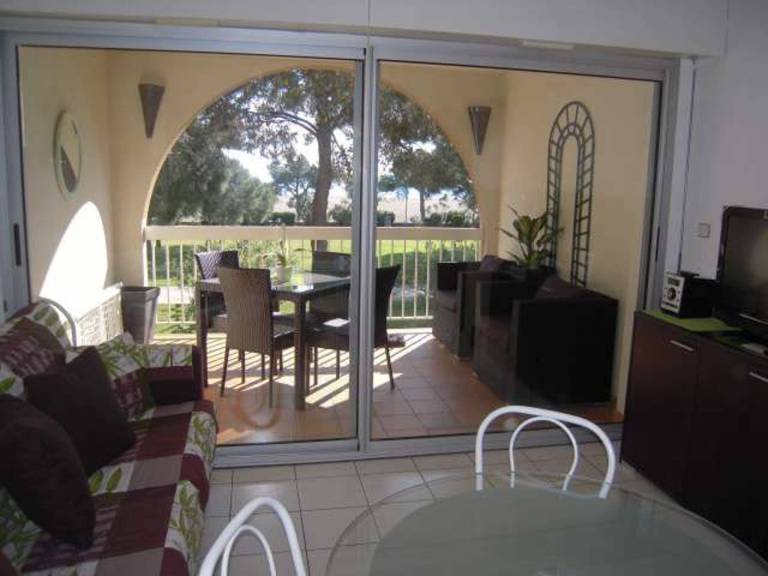 Family-friendly studio | Sea view | Beach nearby | Pets are welcome — photo 3