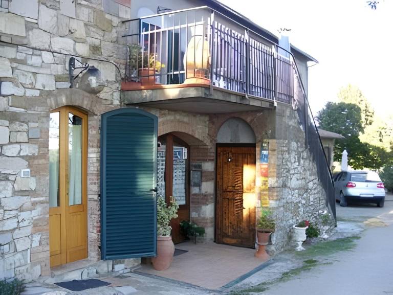 House with barbecue, pool & garden in Castellina in Chianti