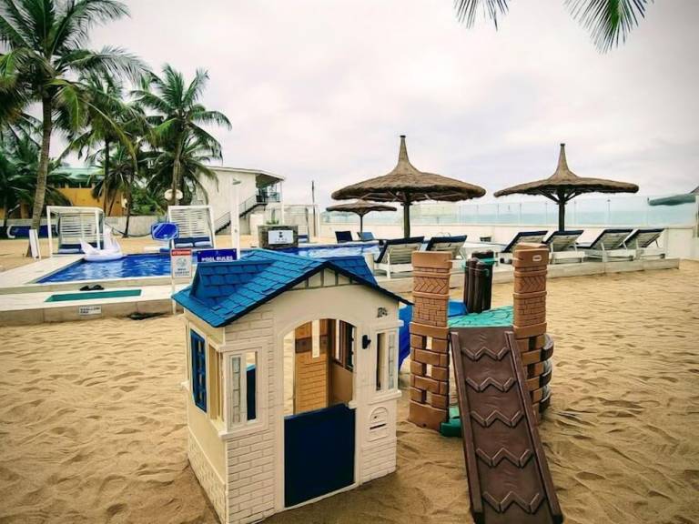 Resort Keta-East
