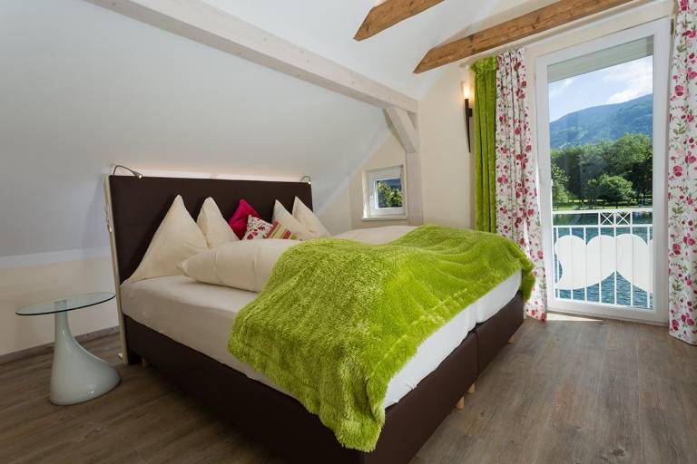 Children-friendly vacation home with patio, pool & sauna | Lake view | Good for workation | Pet-friendly — photo 5
