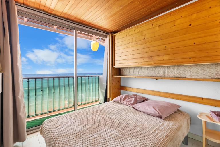 Cabanon "Jeux de boules 3" with Sea View in La Valette-du-Var