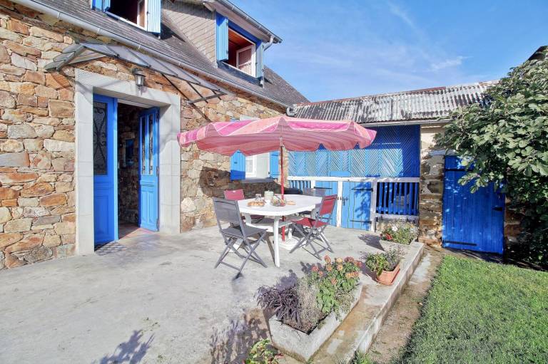 Gite with patio, grill & yard | Dogs allowed in Lourdes