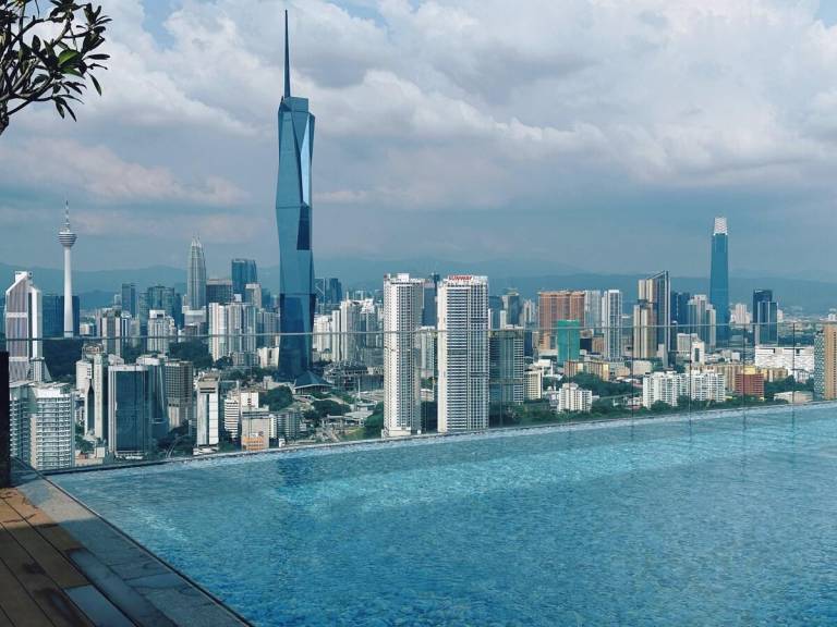 Sky Pool Suites KL Sentral 4 pax Kuala Lumpur 118 — photo 5