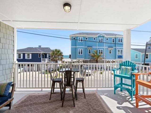 Condo with pool & patio in Carolina Beach, NC