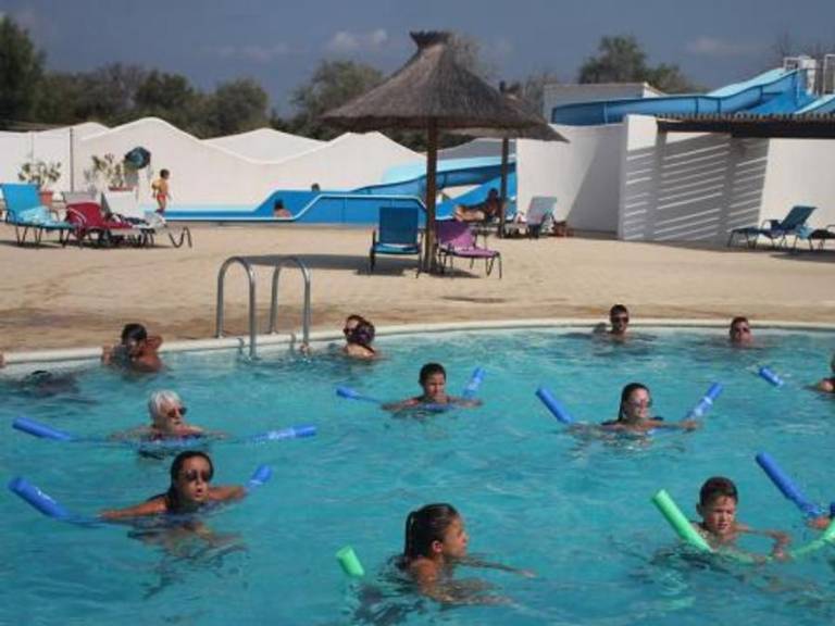 Family-friendly mobile home with terrace, heated pool & grill | Close to the beach | Pets allowed — photo 3