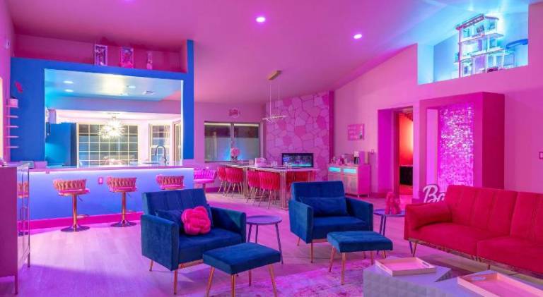 Vacation home with jacuzzi & pool | Pets allowed in Peoria, AZ