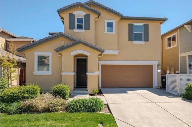 House Natomas Creek