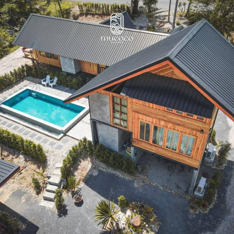 Villa with barbecue, yard & private pool — photo 5
