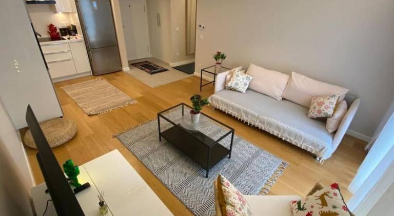 Apartment with pool & yard in Istanbul
