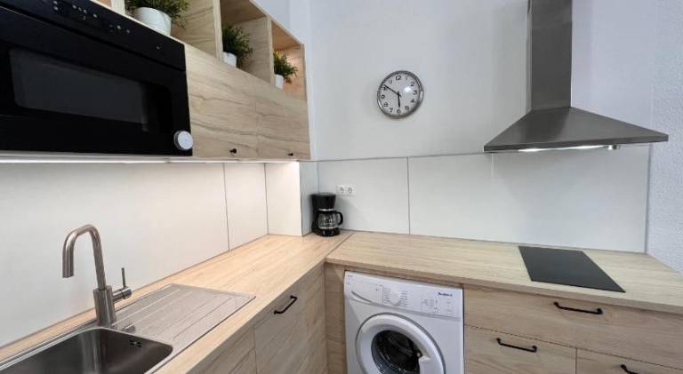 Apartment | Near Alcazaba of Málaga | Pet-friendly — photo 5