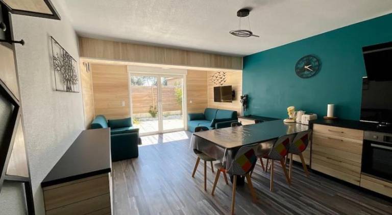 Pleasant vacation home with pool | Pet-friendly — photo 2