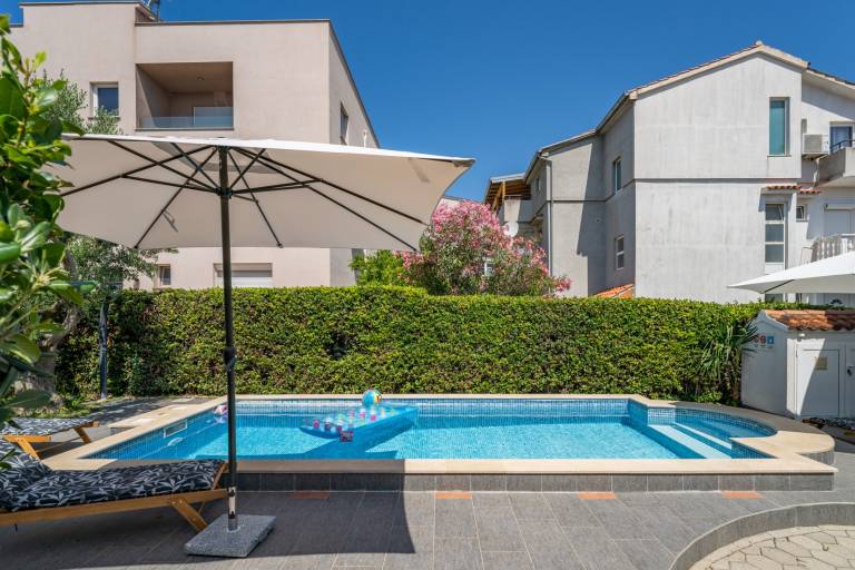 Fully equipped villa with patio, private pool & BBQ | Sea view | Pets are welcome — photo 4