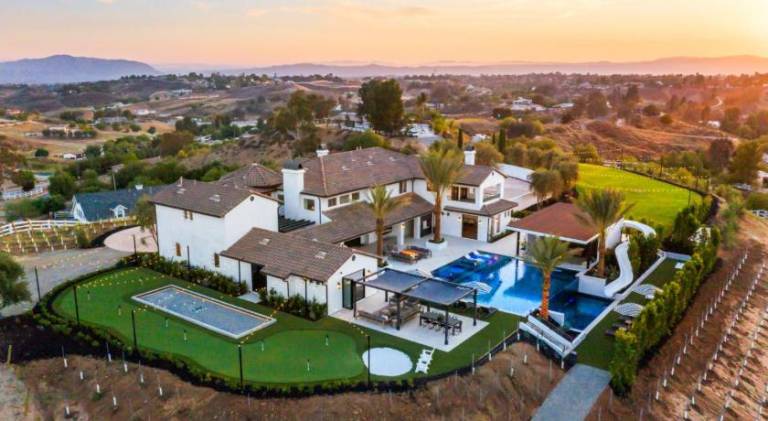 Vaquero by Fieldtrip Modern Wine Country Resort in Temecula, CA