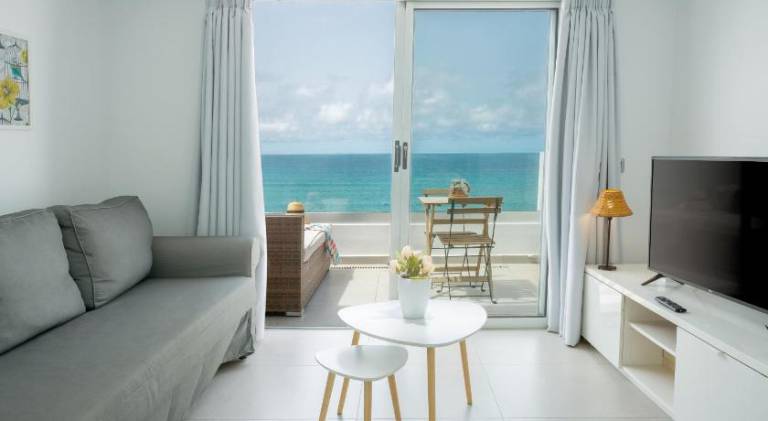 Rental apartment with pool — photo 2