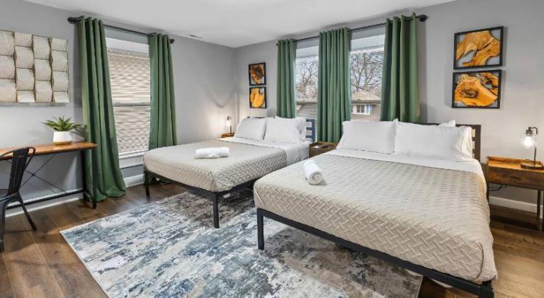 Spacious Downtown Retreat Near the Childrens Museum — photo 2