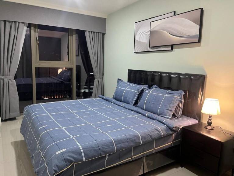 Wonderful rental apartment with garden, barbecue & pool | Close to Wat Botum | Perfect for remote work | Dogs allowed — photo 2