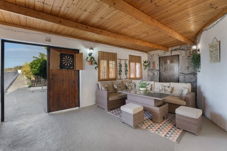 Finca with barbeque, private pool & terrace | Beach view | Close to the beach | Good for workation | Pet-friendly — photo 4