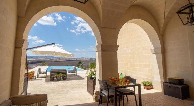 Villa with pool — photo 3