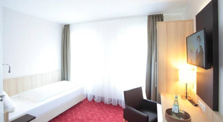 Hotel zur Schloß-Schenke — photo 2
