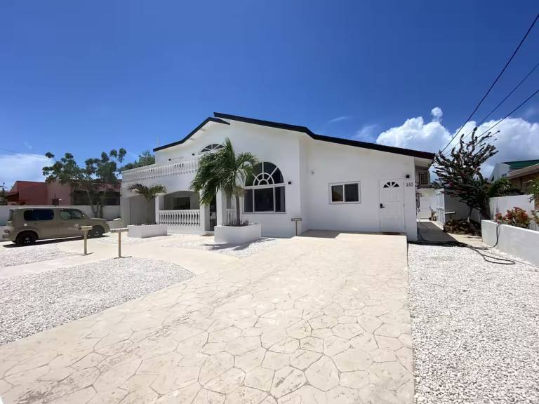 Palm Beach VacaySuites Bamboo Suite Studio