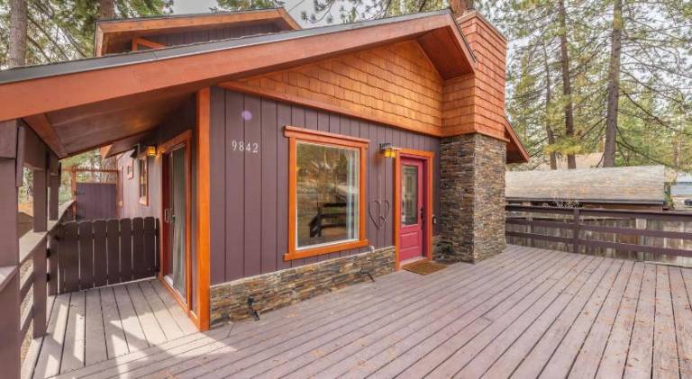 Vacation home with hot tub | Beach nearby | Dogs allowed in South Lake Tahoe, CA