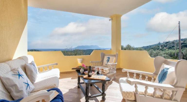 Rental apartment with 3 rooms for 8 persons in Olbia