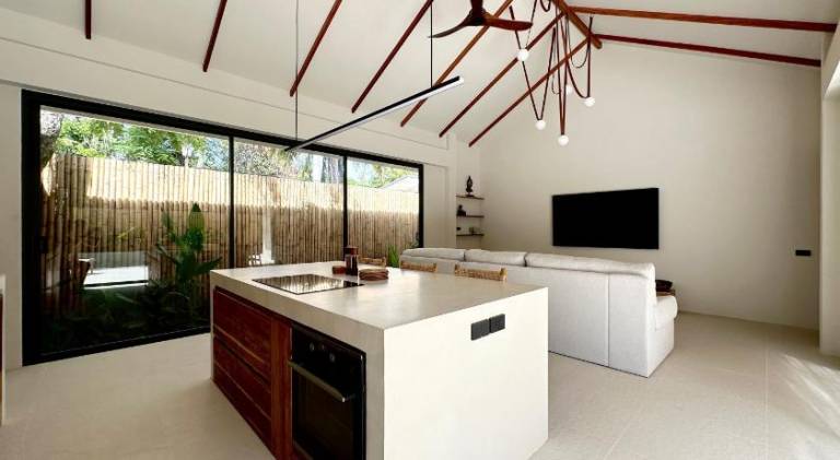 Villa with pool — photo 5