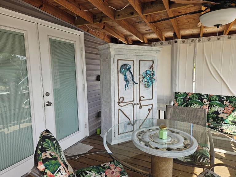 Bungalow Hudson Beach Estates