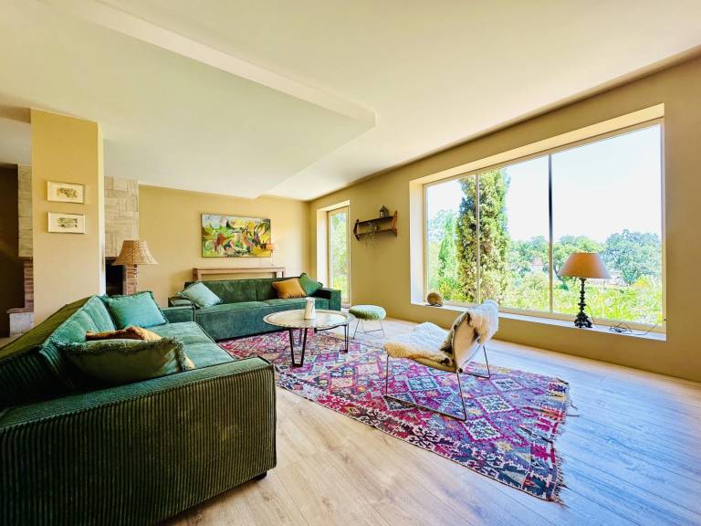 Villa with BBQ, private pool & garden — photo 3