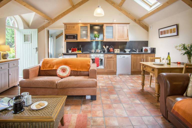 Family-oriented cottage with yard & terrace | Pets allowed in Carmarthen