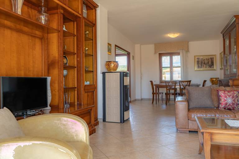 Family-friendly rental apartment with patio & garden | City view | Dogs allowed — photo 3