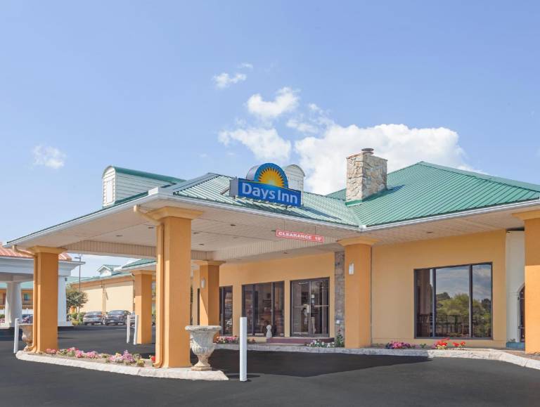 Days Inn by Wyndham Lenoir City in Lenoir City, TN