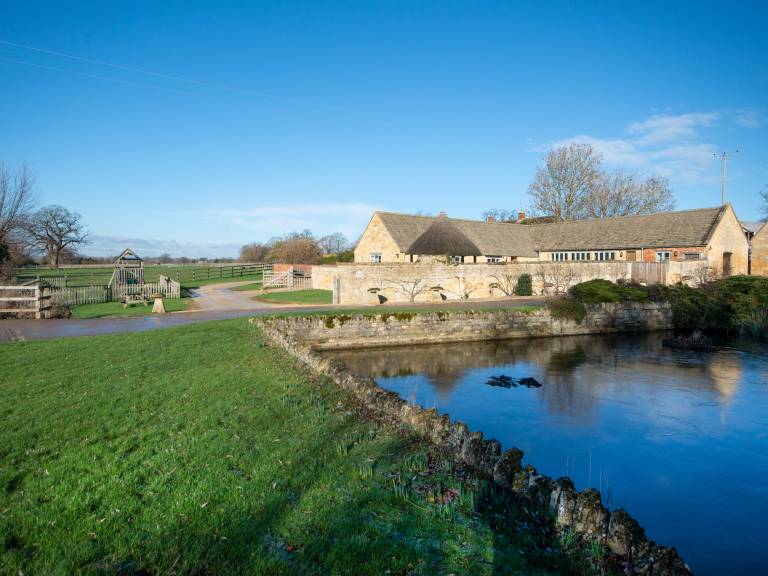 Family-friendly pleasant cottage with barbeque & yard | Pets allowed — photo 2