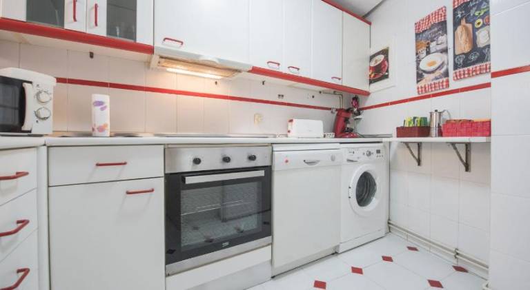 Fully equipped nice rental apartment | Next to Toledo Cathedral | Good for workation | Pets are welcome — photo 5