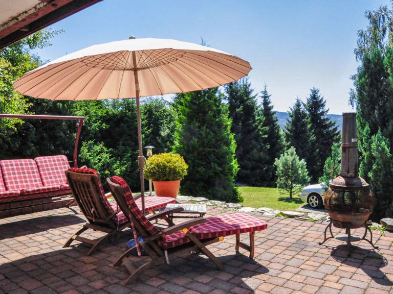 Vacation home with sauna, yard & BBQ | Pets allowed — photo 4
