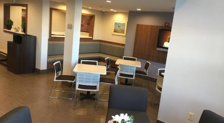 Microtel Inn & Suites by Wyndham Richmond Airport — photo 4