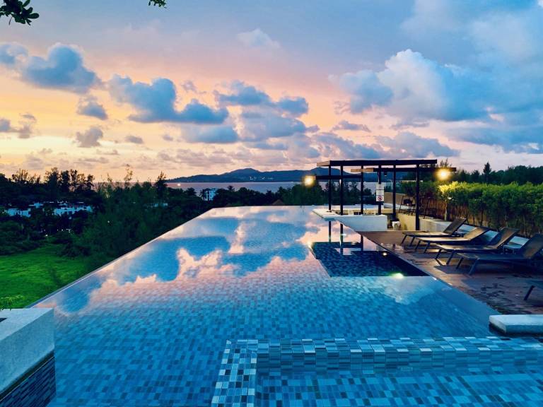 6Av 703 Modern Surin Condo with pool & gym