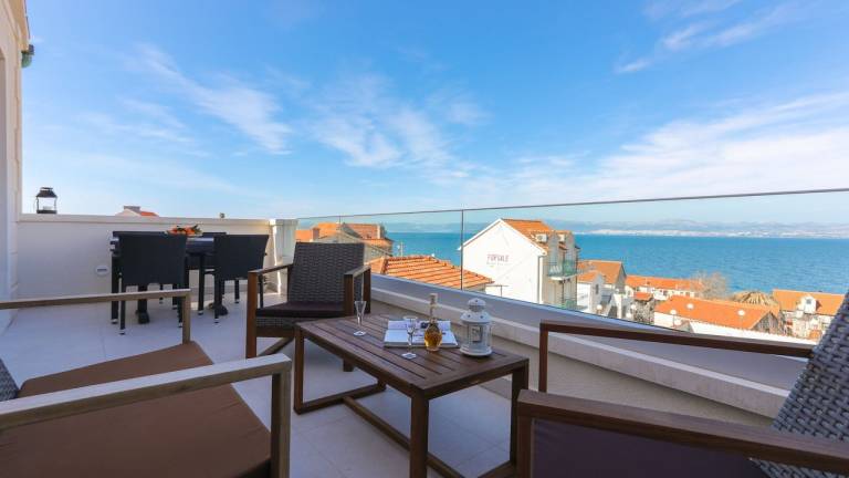 Apartma Sutivan