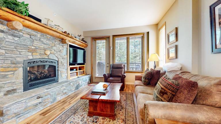 Condo with heated pool, sauna & terrace — photo 5