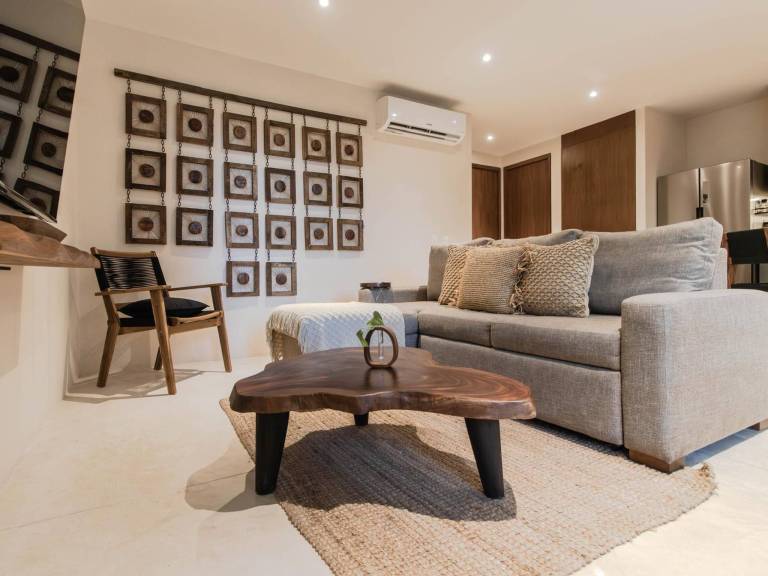 Family-friendly beautiful rental apartment with patio & pool | Pets allowed — photo 3