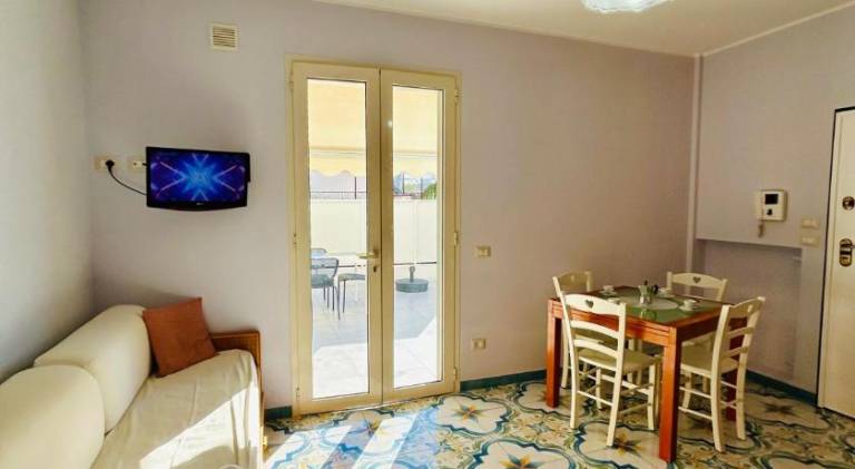 House with 2 rooms for 6 persons — photo 4